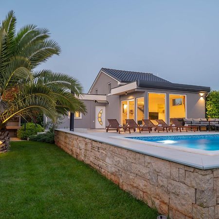 Villa Vinky Pula Exterior photo